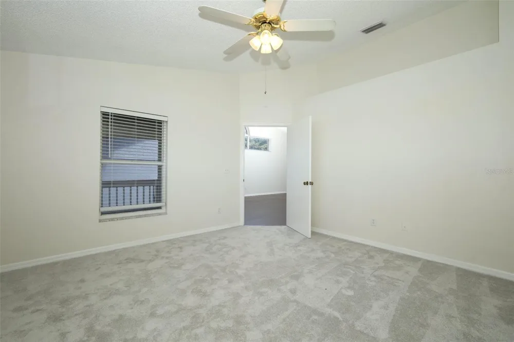 1042 PIEDMONT LAKES BOULEVARD Apopka, FL 32703
