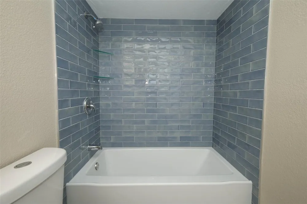 1042 PIEDMONT LAKES BOULEVARD Apopka, FL 32703