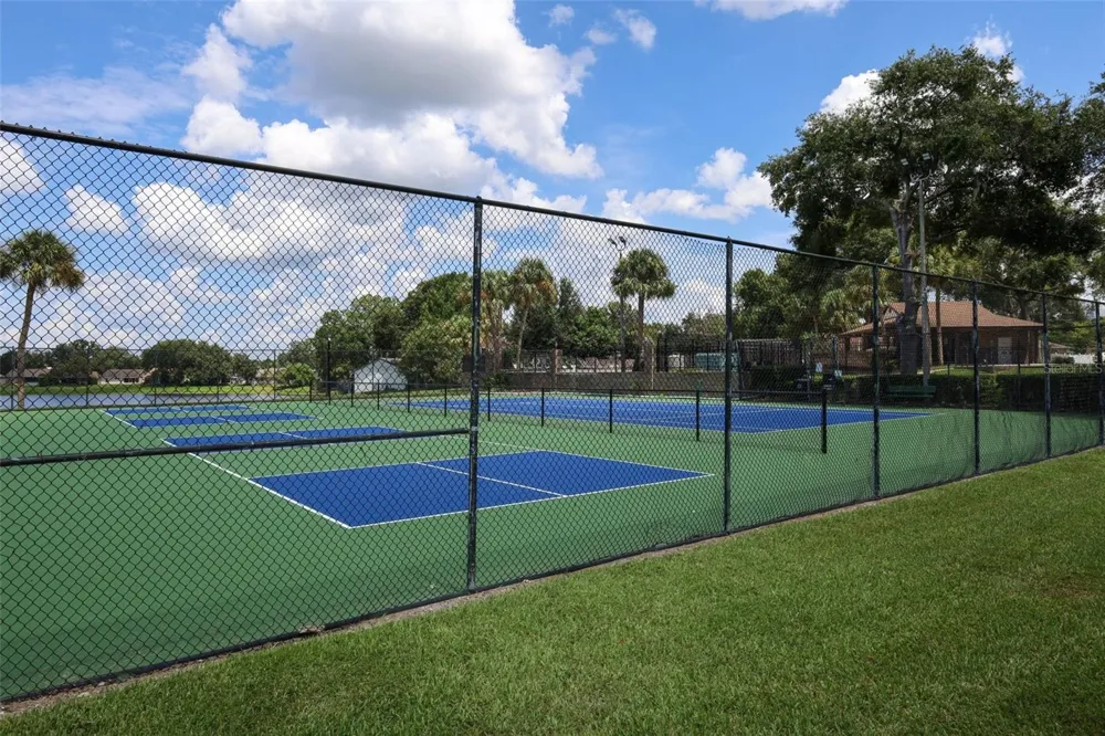 1042 PIEDMONT LAKES BOULEVARD Apopka, FL 32703