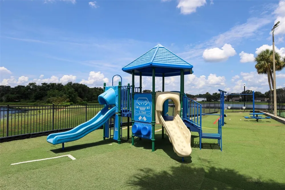 1042 PIEDMONT LAKES BOULEVARD Apopka, FL 32703
