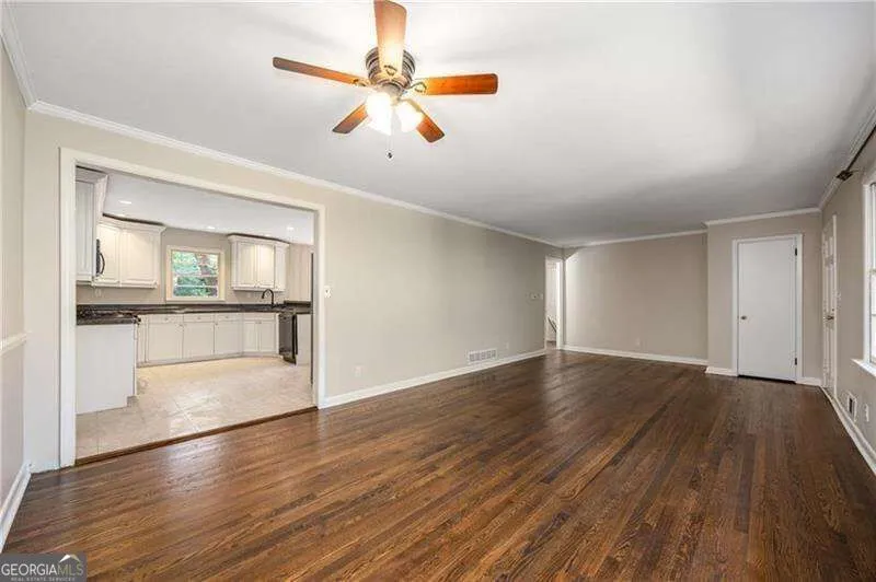 535 Valley LN Atlanta, GA 30328