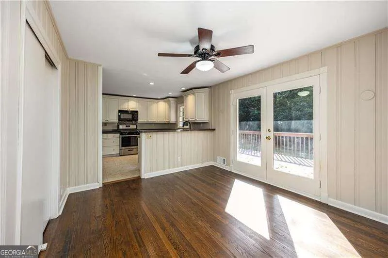 535 Valley LN Atlanta, GA 30328