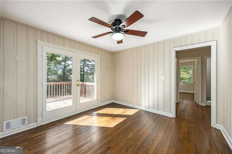 535 Valley LN Atlanta, GA 30328