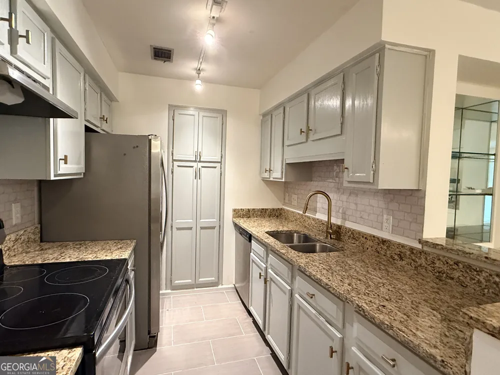 24216 Plantation DR NE Atlanta, GA 30324