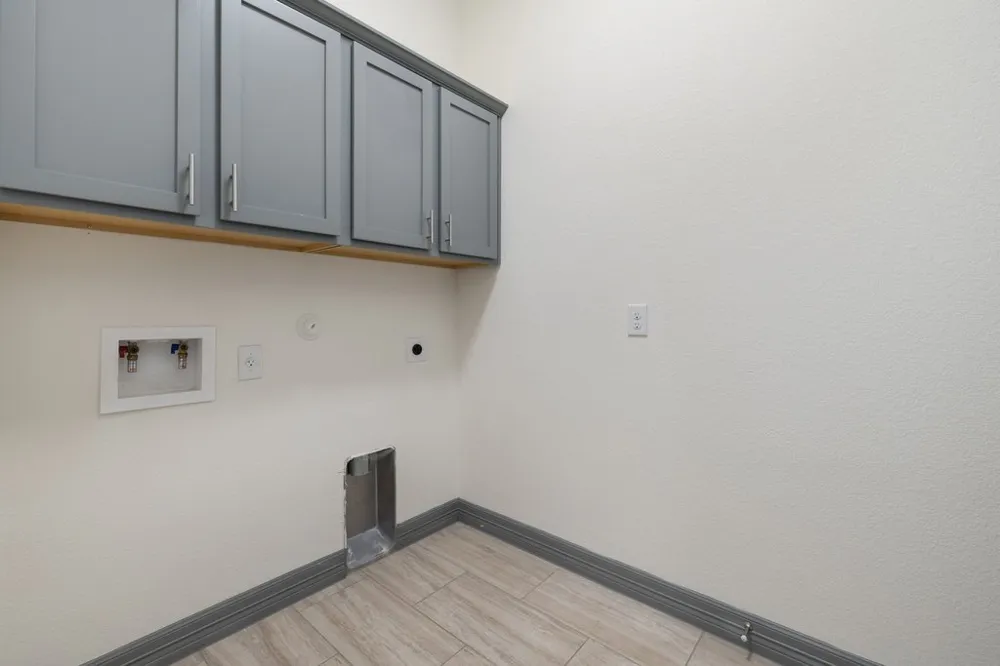 338 Coventry Road Spicewood, TX 78669