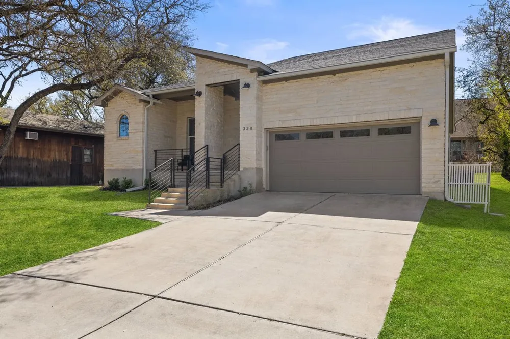 338 Coventry Road Spicewood, TX 78669