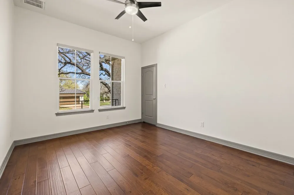338 Coventry Road Spicewood, TX 78669