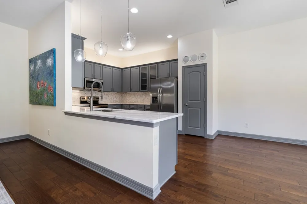 338 Coventry Road Spicewood, TX 78669