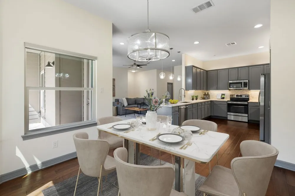 338 Coventry Road Spicewood, TX 78669
