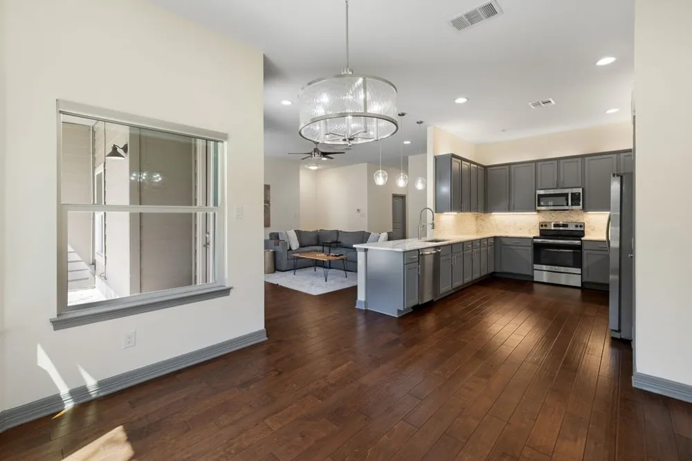 338 Coventry Road Spicewood, TX 78669