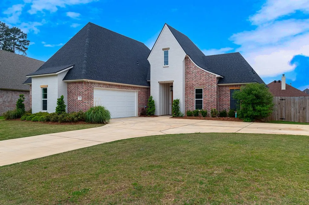 121 Sitka Loop Haughton, LA 71037