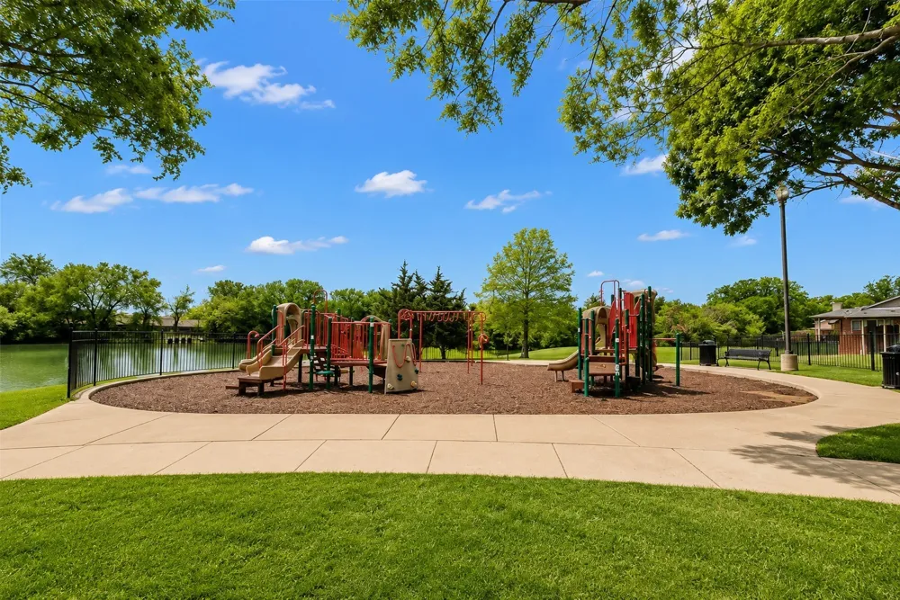 1426 Ravenwood Drive Mansfield, TX 76063