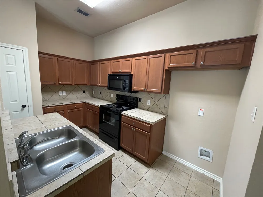 1426 Ravenwood Drive Mansfield, TX 76063