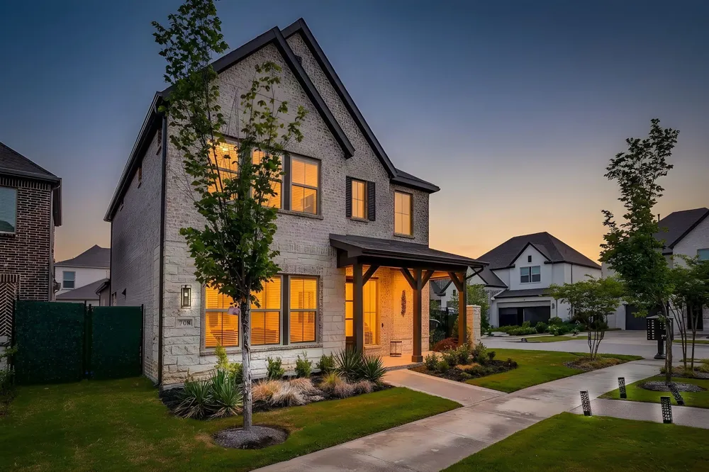 708 Pheasant Run Street Arlington, TX 76005