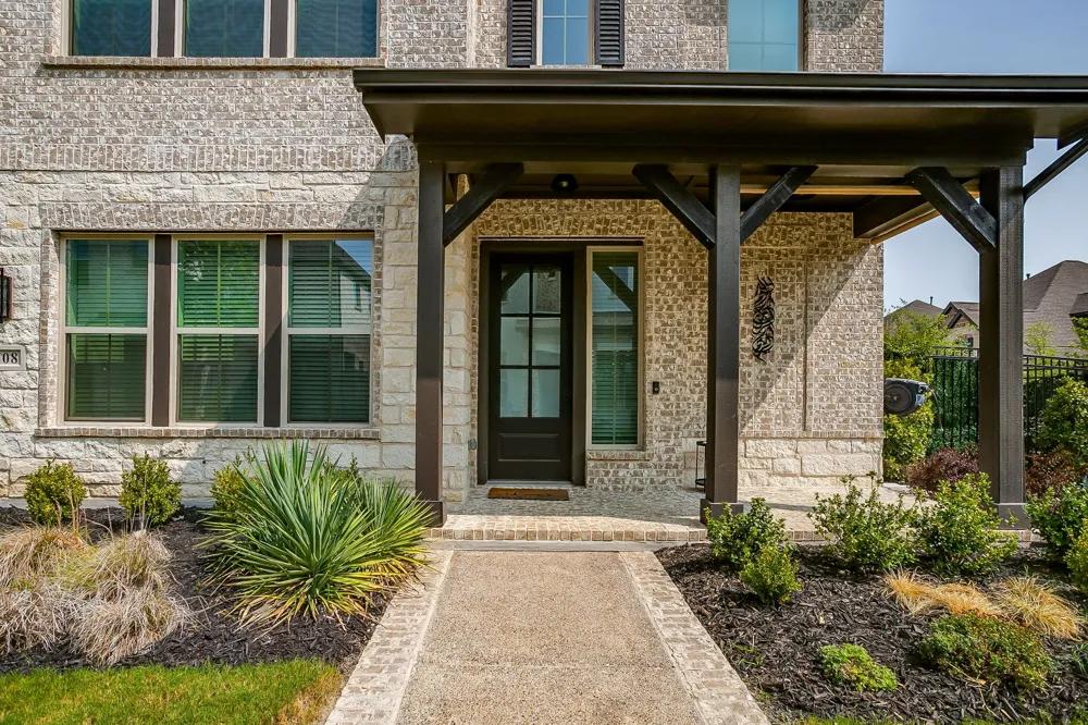 708 Pheasant Run Street Arlington, TX 76005