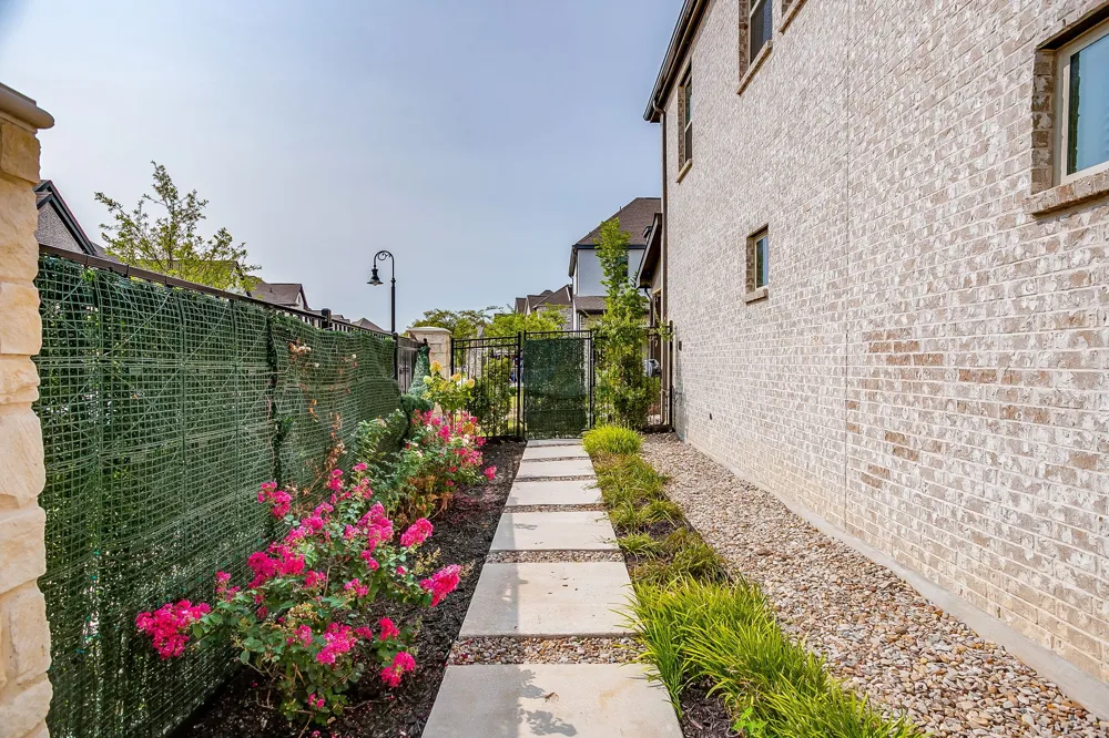 708 Pheasant Run Street Arlington, TX 76005