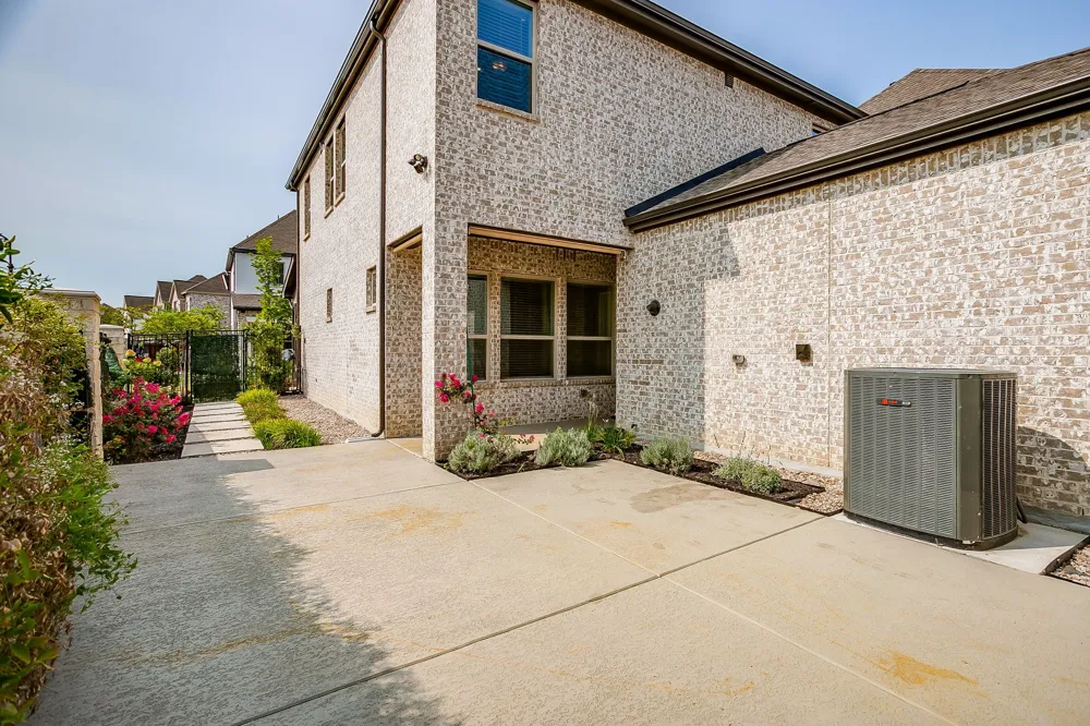 708 Pheasant Run Street Arlington, TX 76005