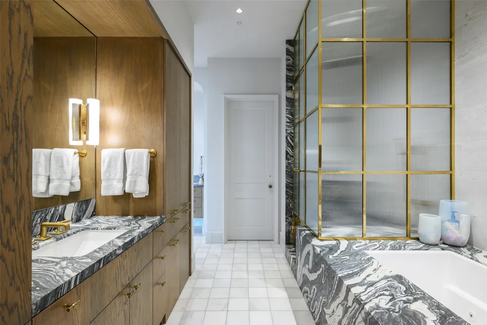 4205 Buena Vista Street #302 Dallas, TX 75205