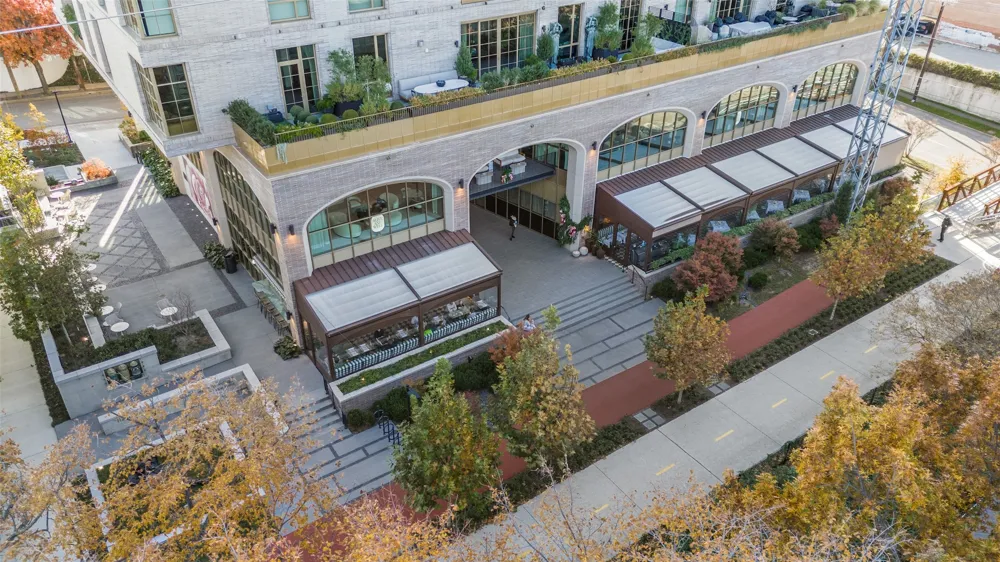 4205 Buena Vista Street #302 Dallas, TX 75205