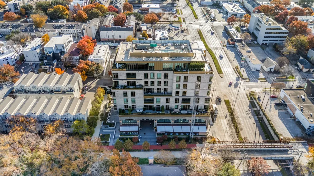 4205 Buena Vista Street #302 Dallas, TX 75205