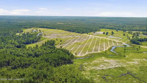 90 Ac Baxter Avenue