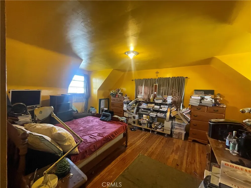 11403 Eldridge Avenue Sylmar, CA 91342