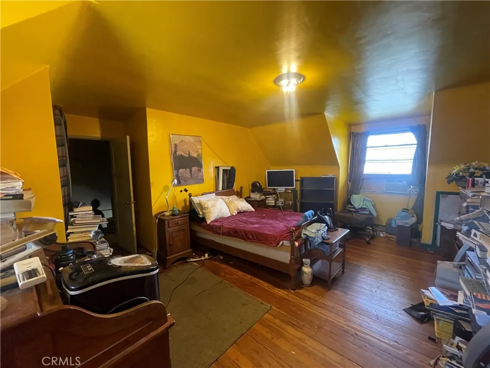 11403 Eldridge Avenue Sylmar, CA 91342