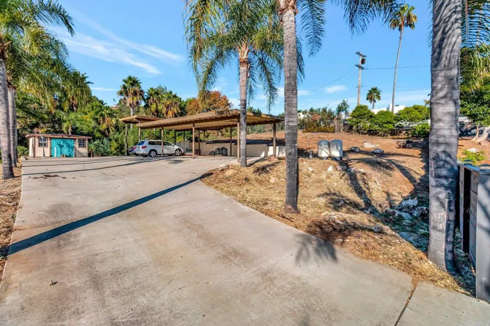 9210 Tropico Drive La Mesa, CA 91941