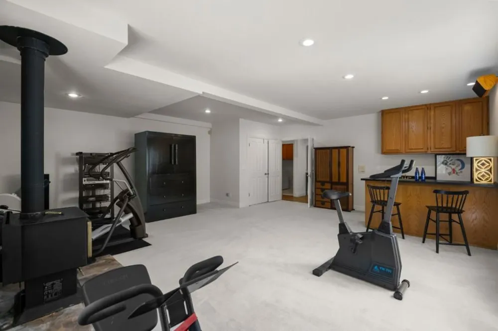 24635 Heather Heights Road Saratoga, CA 95070