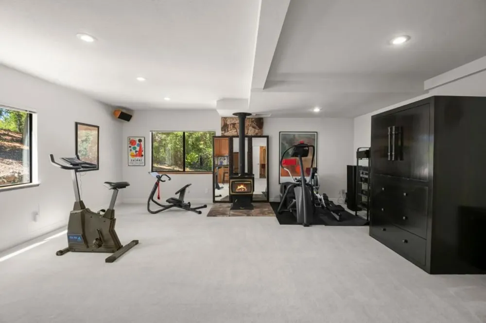 24635 Heather Heights Road Saratoga, CA 95070