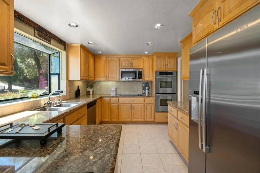 24635 Heather Heights Road Saratoga, CA 95070
