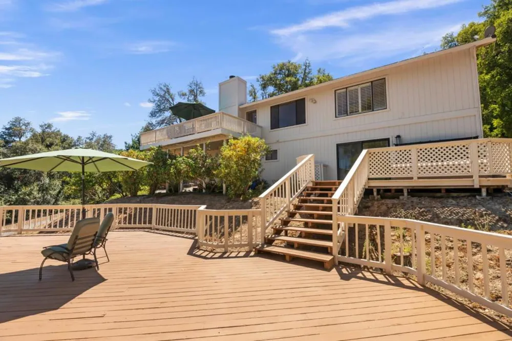 24635 Heather Heights Road Saratoga, CA 95070
