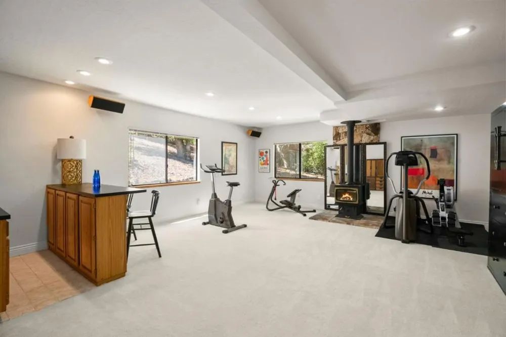 24635 Heather Heights Road Saratoga, CA 95070