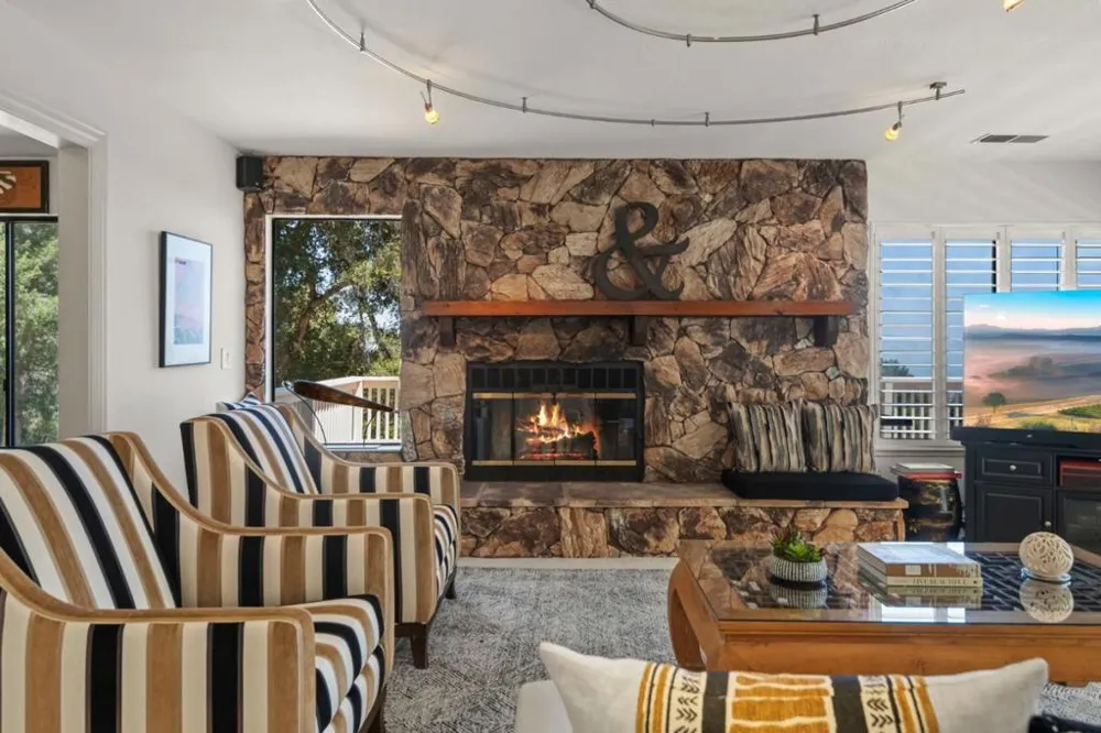 24635 Heather Heights Road Saratoga, CA 95070
