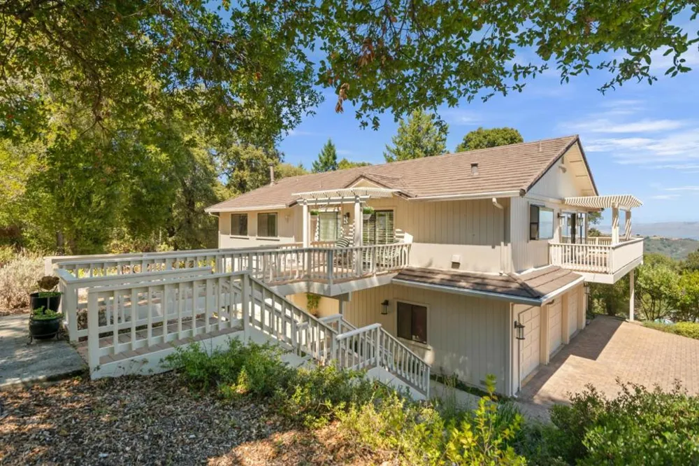 24635 Heather Heights Road Saratoga, CA 95070