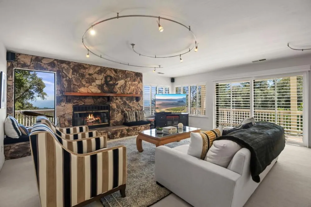 24635 Heather Heights Road Saratoga, CA 95070