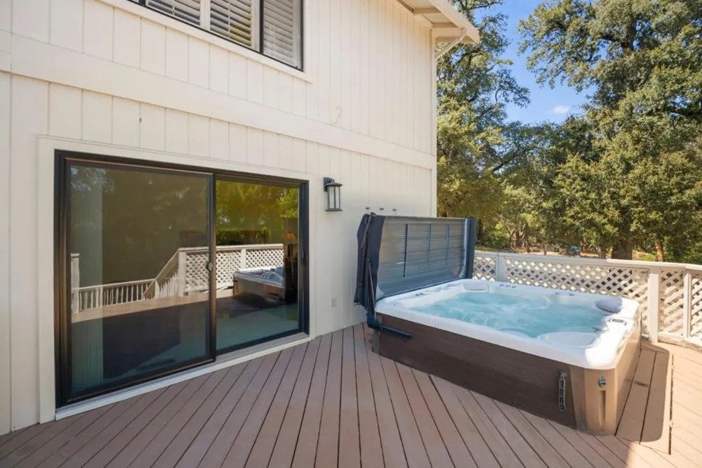 24635 Heather Heights Road Saratoga, CA 95070