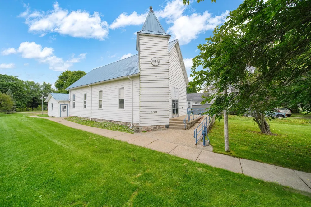 106 E Commercial Street Brooklyn, MI 49230