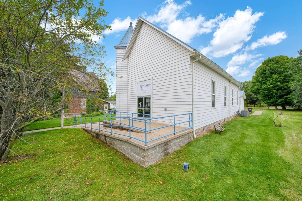 106 E Commercial Street Brooklyn, MI 49230