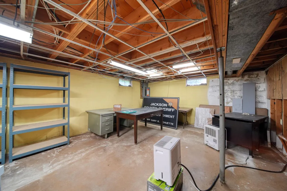 106 E Commercial Street Brooklyn, MI 49230