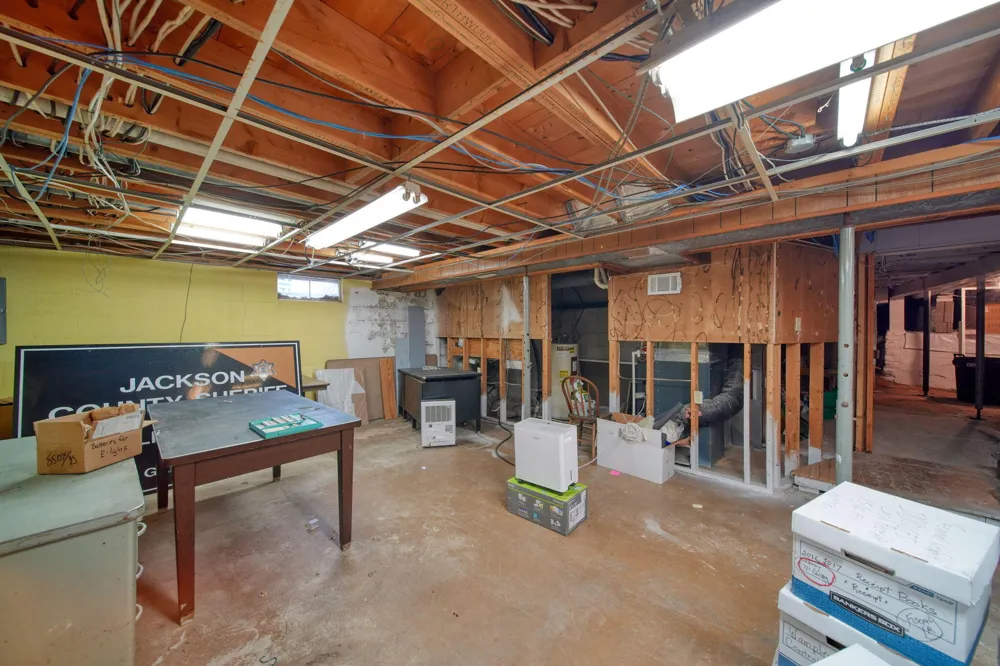 106 E Commercial Street Brooklyn, MI 49230