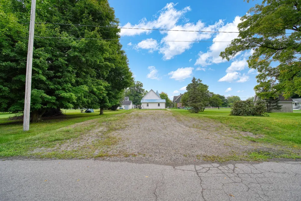 106 E Commercial Street Brooklyn, MI 49230