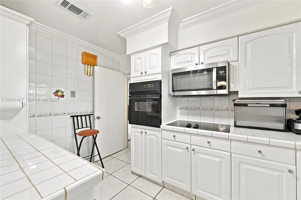 4470 NW 171st Ter Miami Gardens, FL 33055