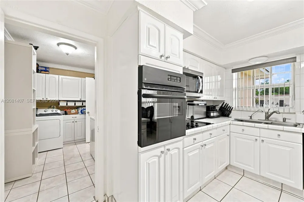 4470 NW 171st Ter Miami Gardens, FL 33055