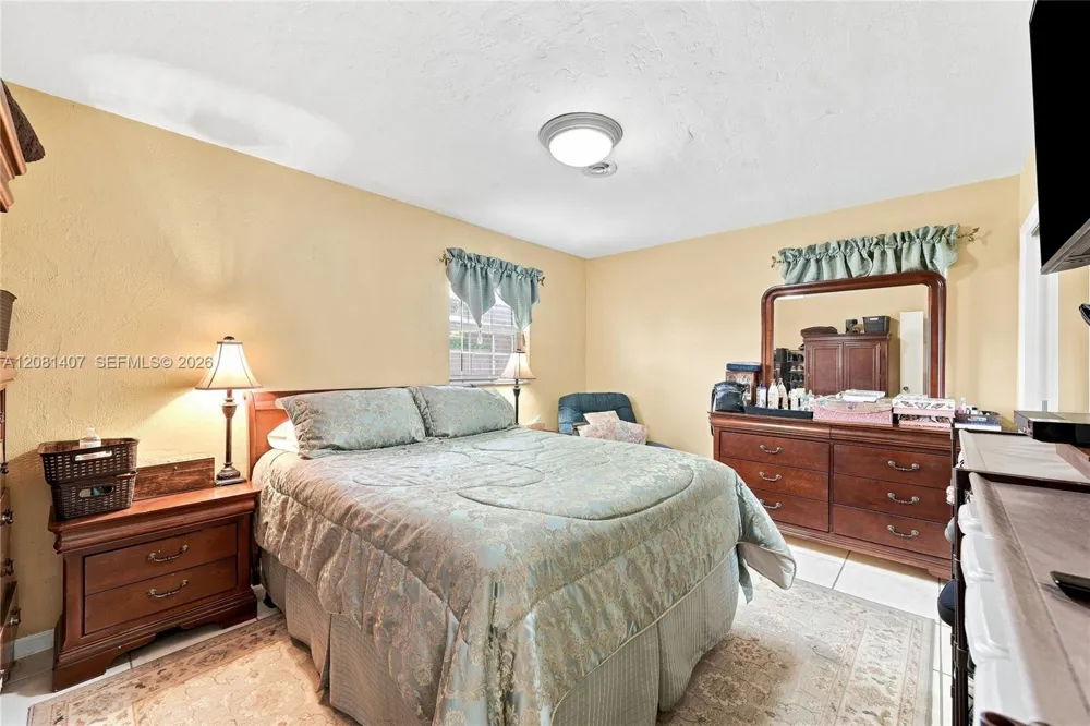 4470 NW 171st Ter Miami Gardens, FL 33055