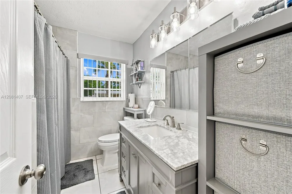 4470 NW 171st Ter Miami Gardens, FL 33055