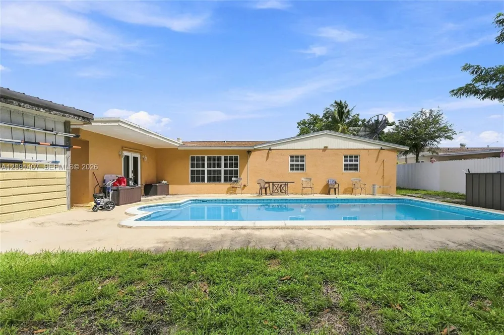 4470 NW 171st Ter Miami Gardens, FL 33055
