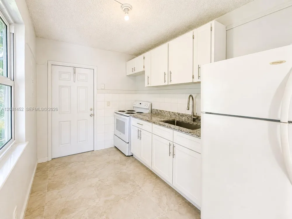 2631 NW 6th St Pompano Beach, FL 33069