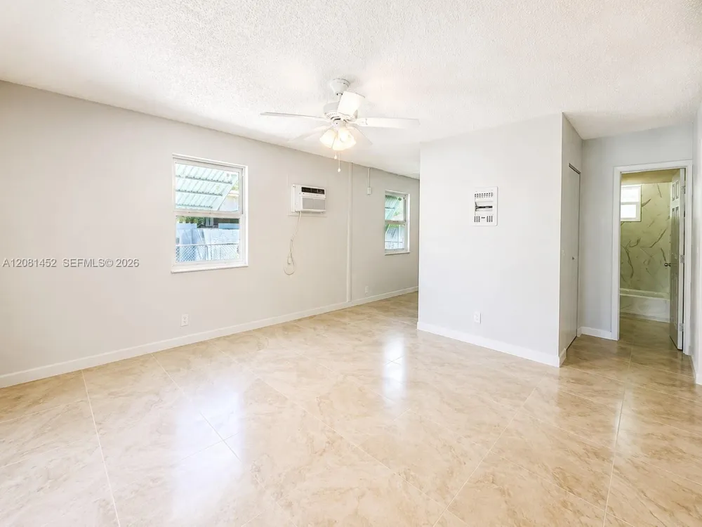 2631 NW 6th St Pompano Beach, FL 33069