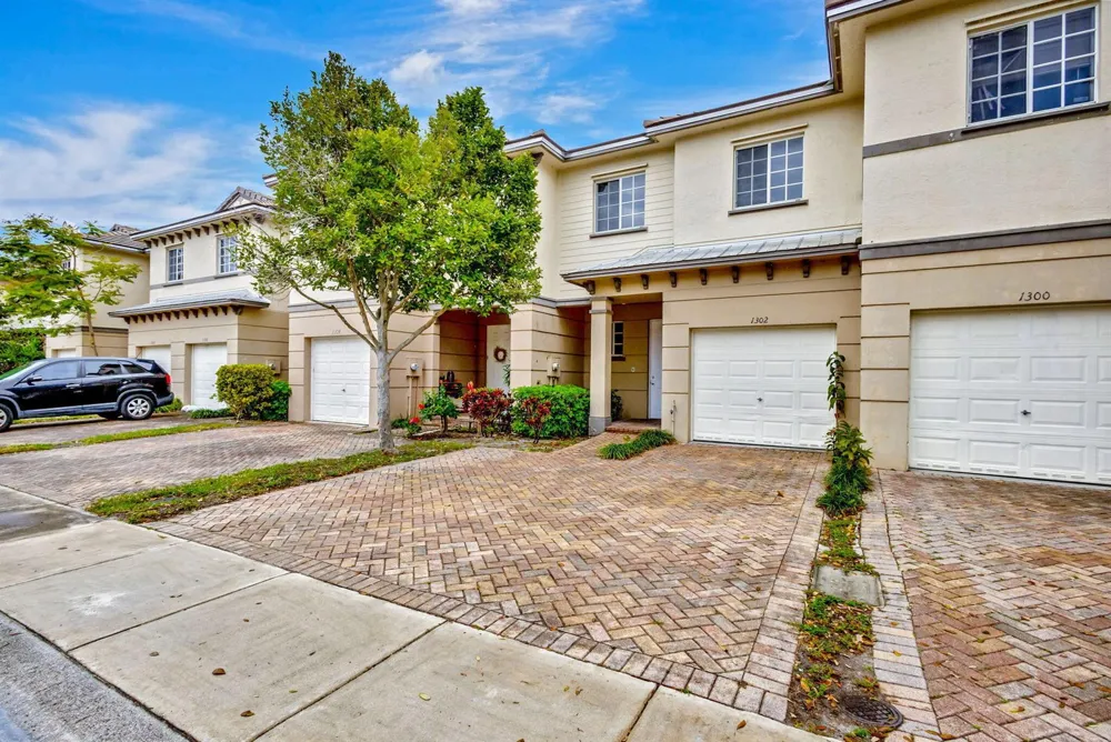 1302 LUCAYA DRIVE Riviera Beach, FL 33404